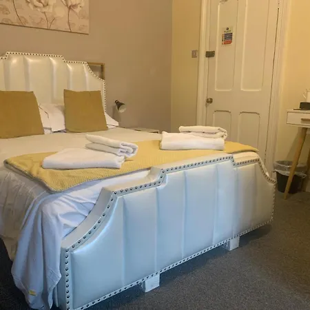 Gillygate 4*